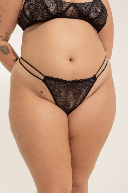 Calcinha no Strings Attached Plus Size