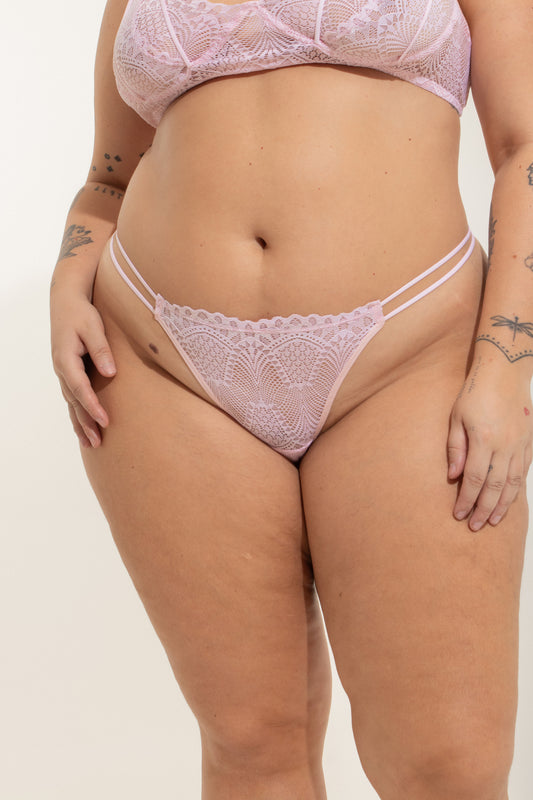 Calcinha no Strings Attached Plus Size